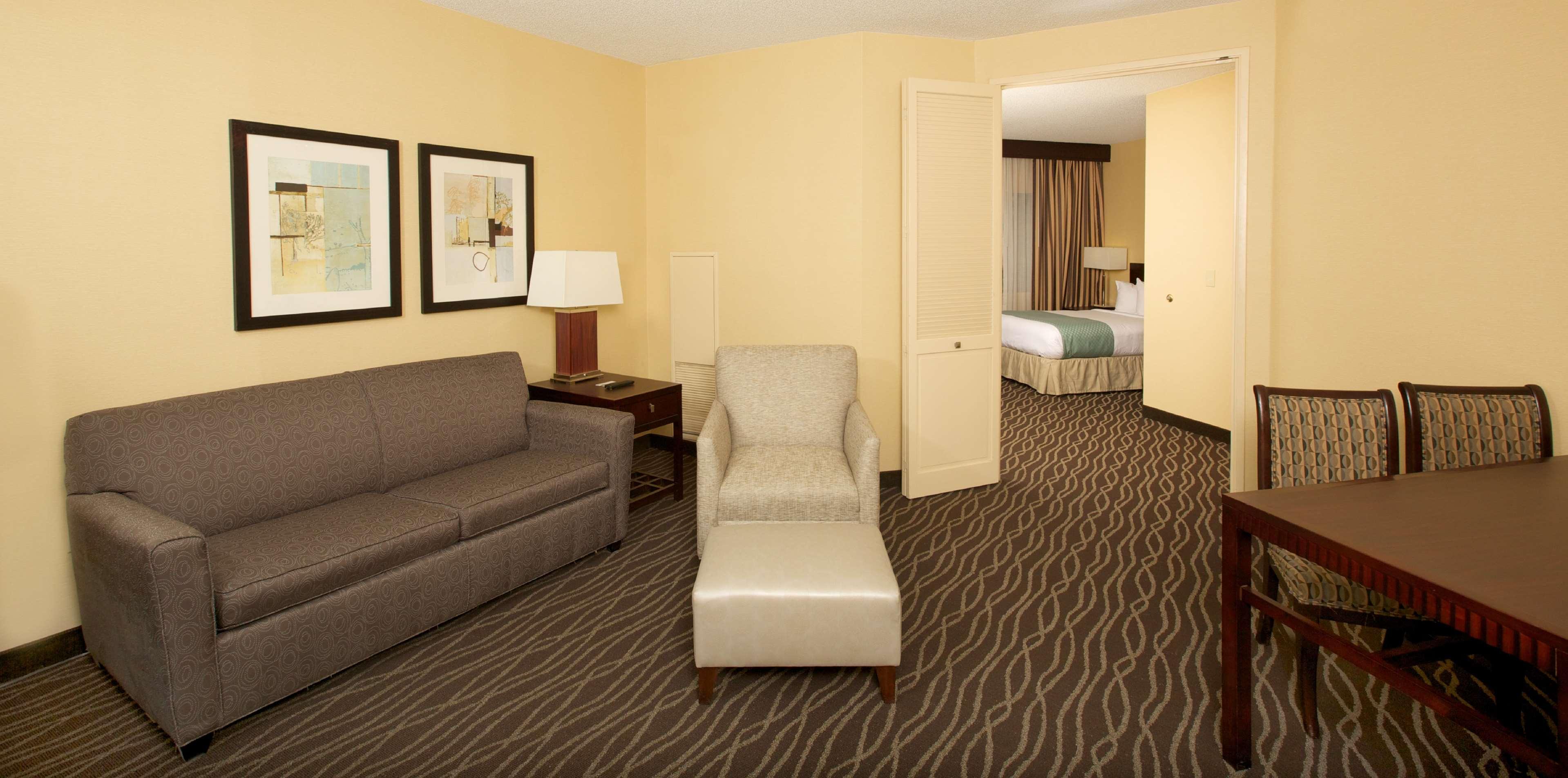Hotel Doubletree By Hilton Raleigh-durham