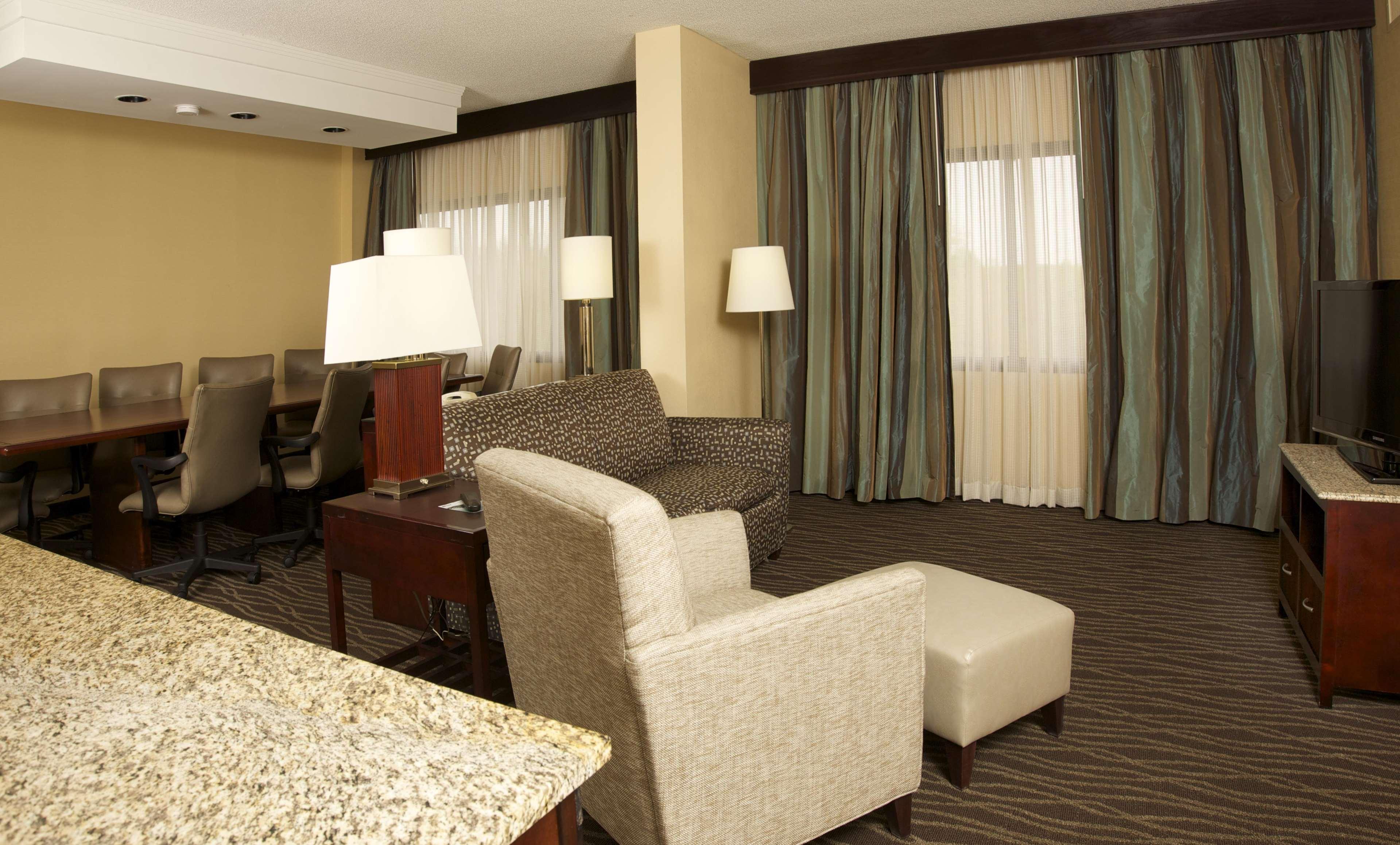 Doubletree By Hilton Raleigh-durham Hotel