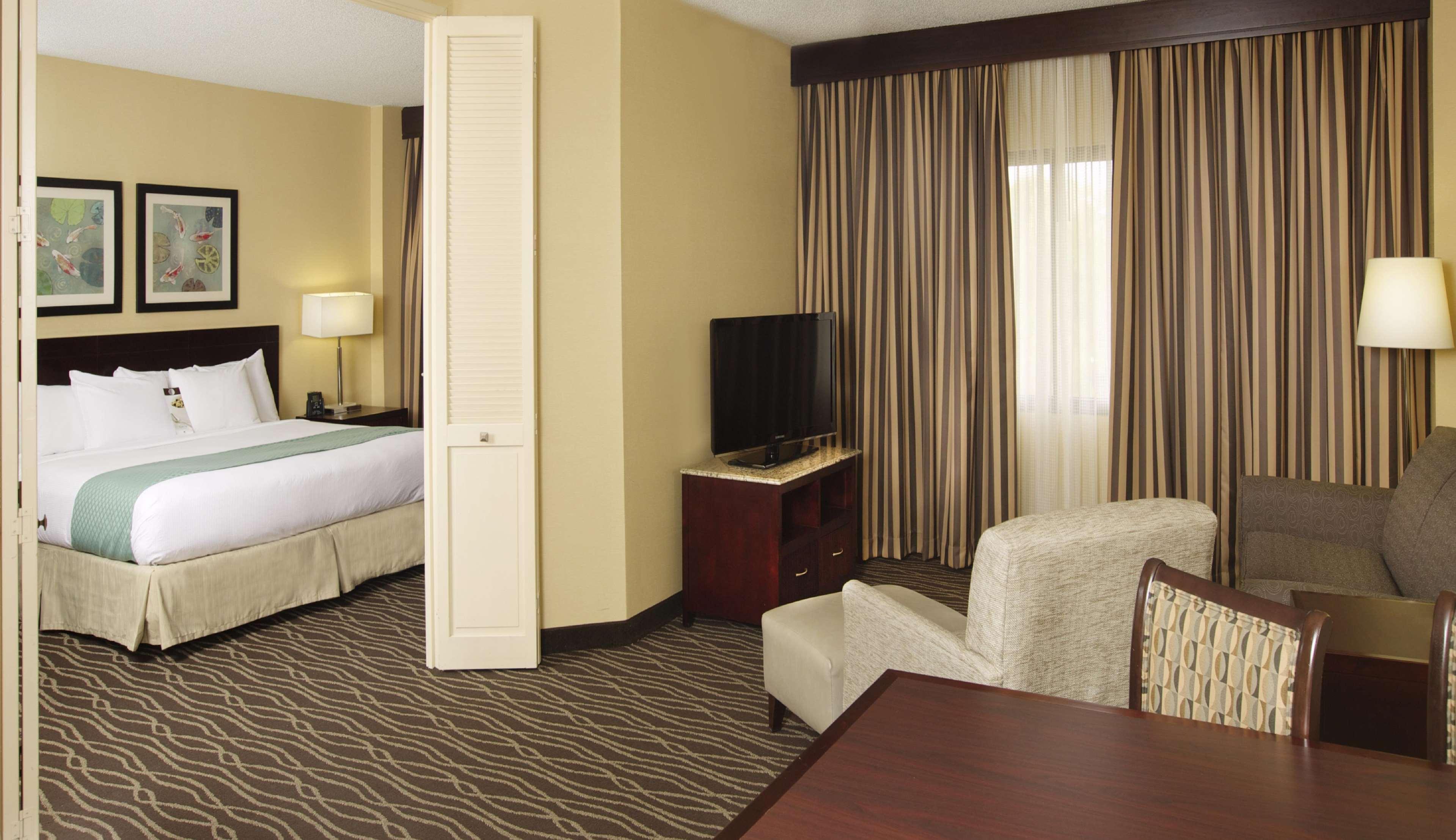 Hotel Doubletree By Hilton Raleigh-durham 3*