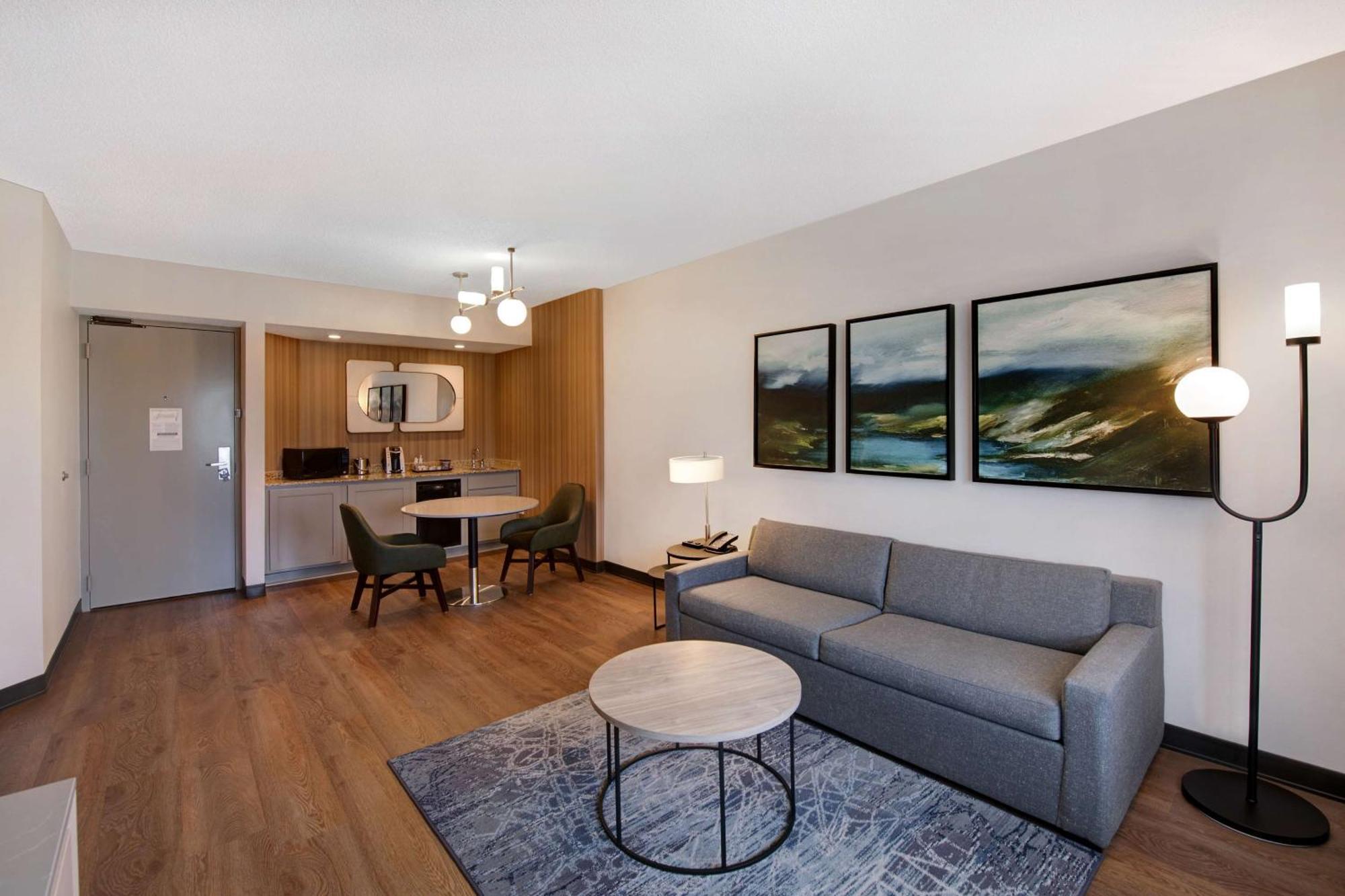 Doubletree By Hilton Raleigh-durham 3*